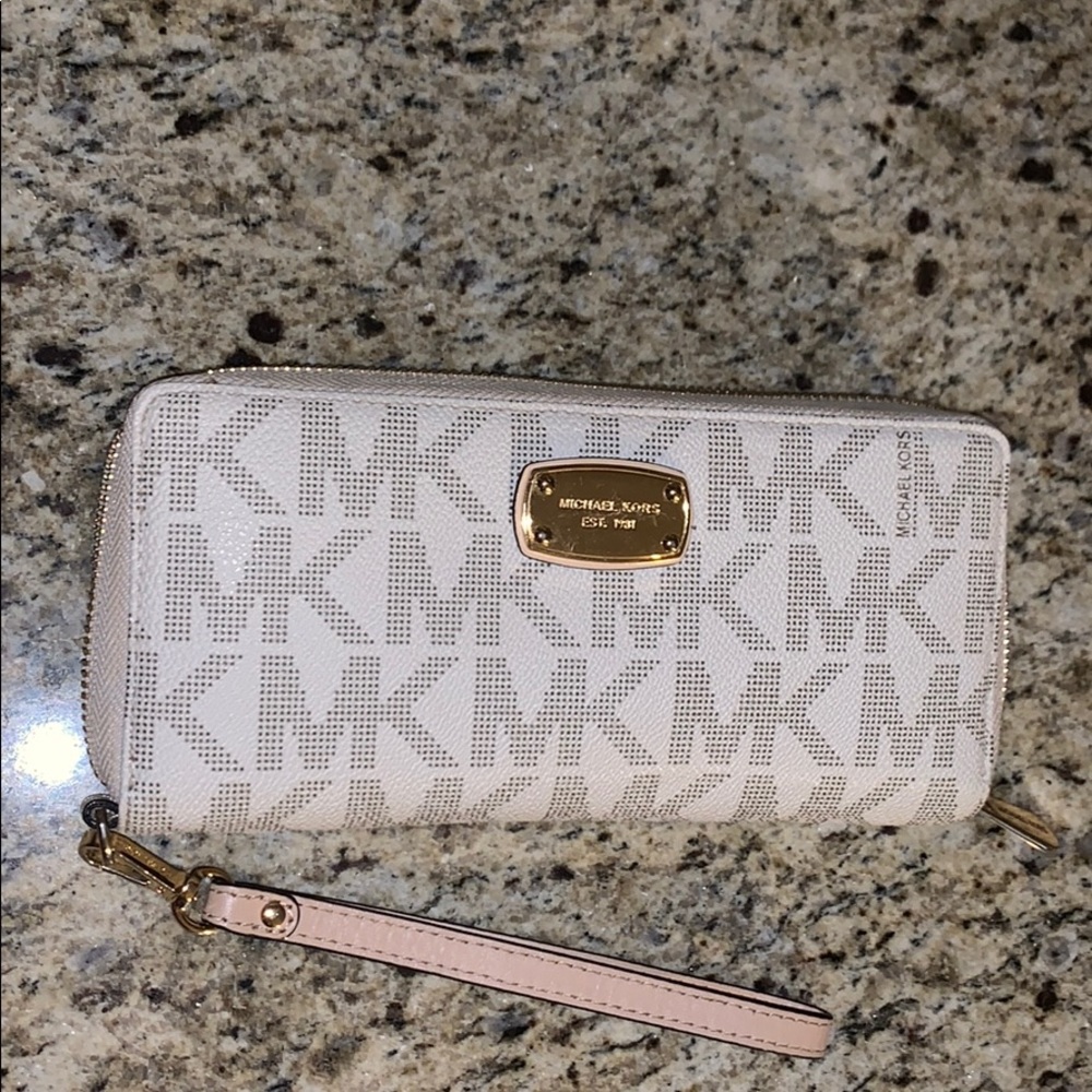 Michael kors wallet/wristlet